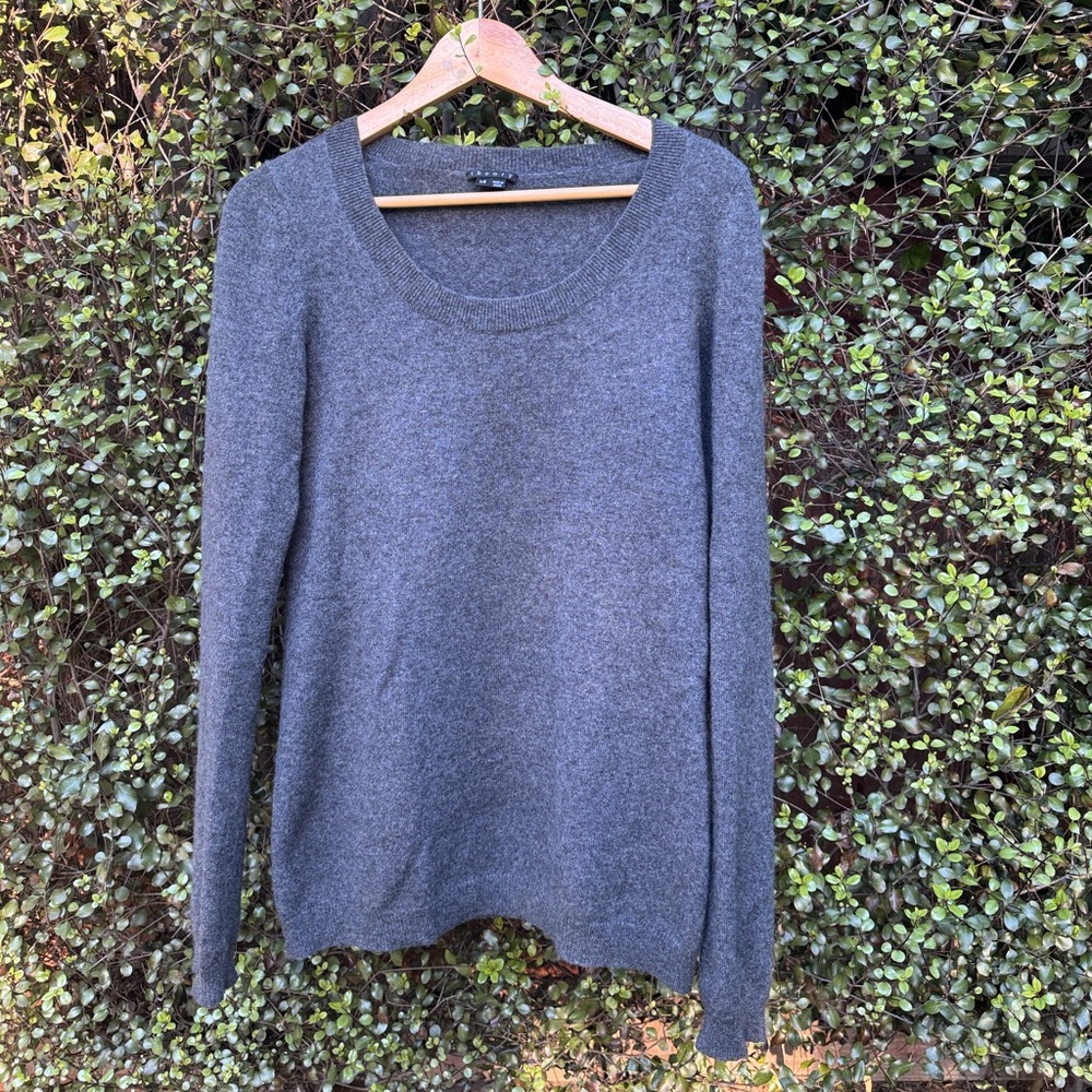 100% Cashmere Theory Grey Sweater